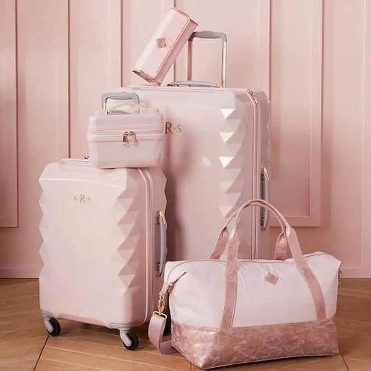 عکس چمدان مسافرتی دخترانه