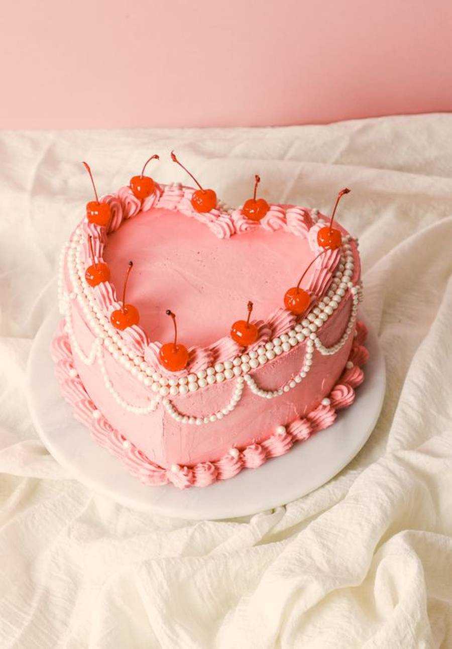 کیک تولد قلبی عاشقانه 