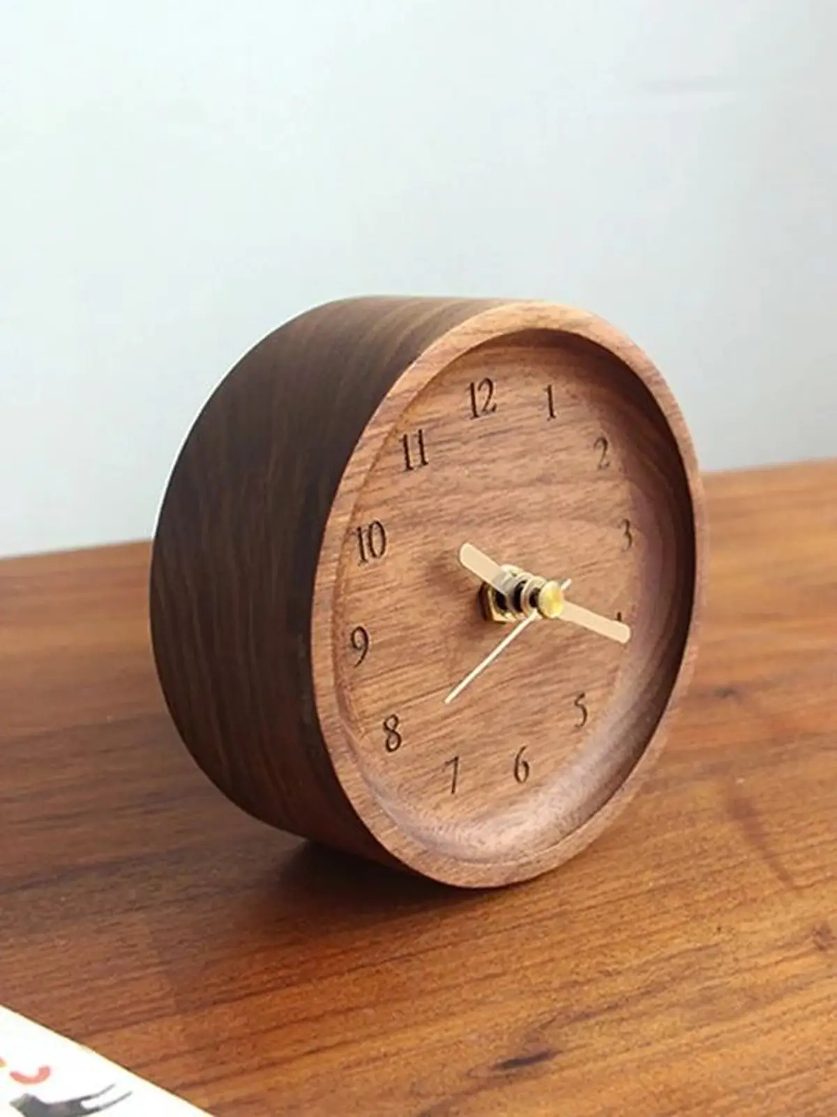 ساعت رومیزی خاص clock